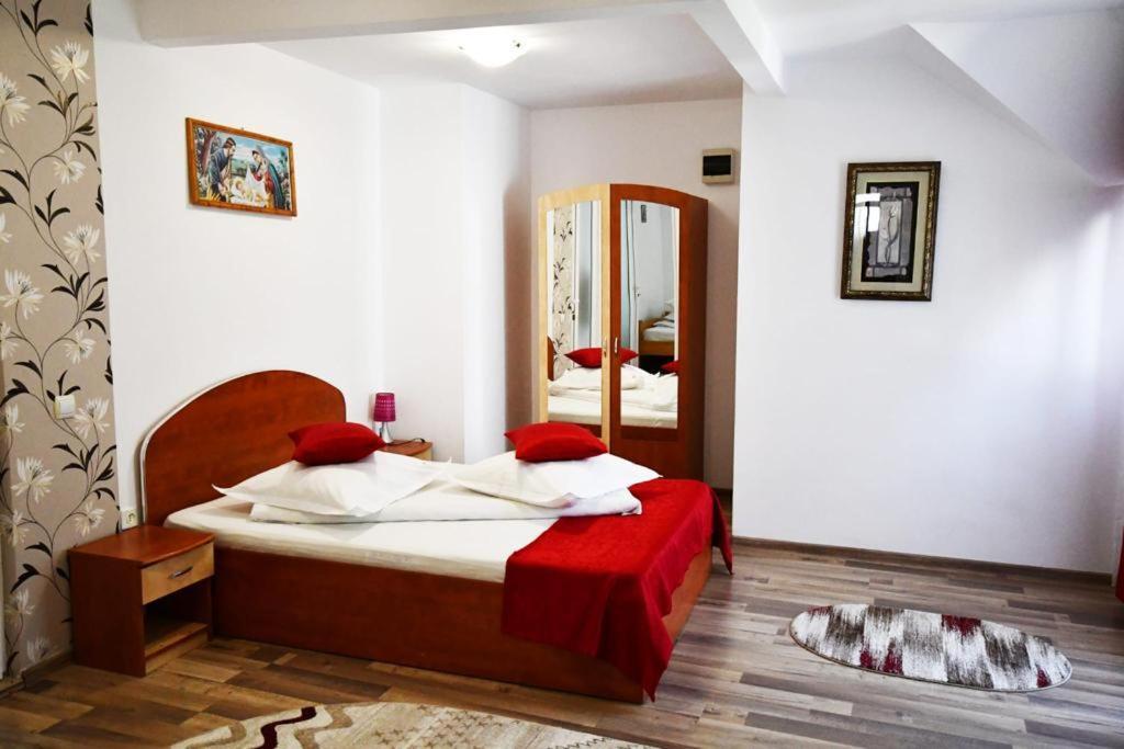 Casa Stefanut Hotel Moeciu De Sus Exterior foto